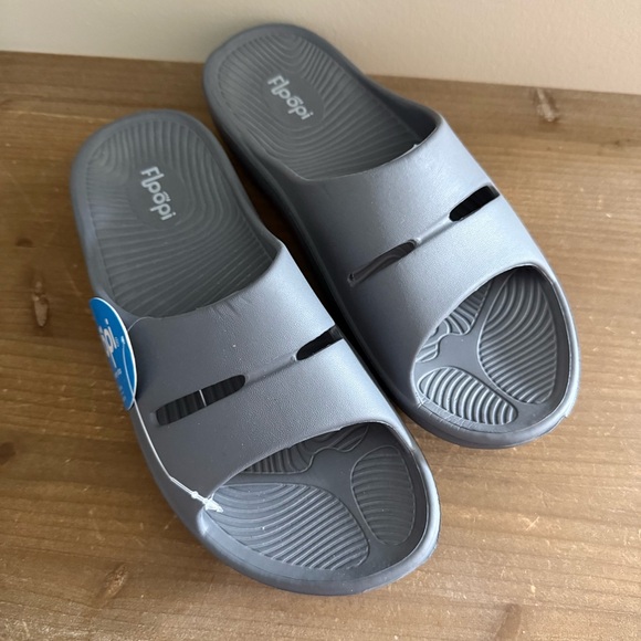 NWT gray Floopi cushion rubber Sophie Comfort Slide Sandals Size 8 - Picture 3 of 5